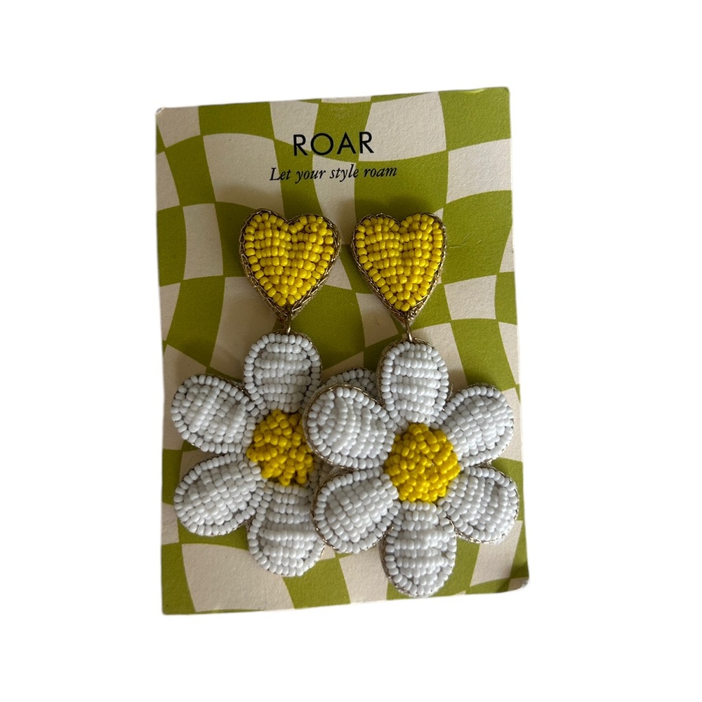 Daisy Beaded Earrings